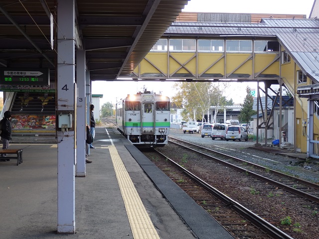富良野駅・滝川行きの列車