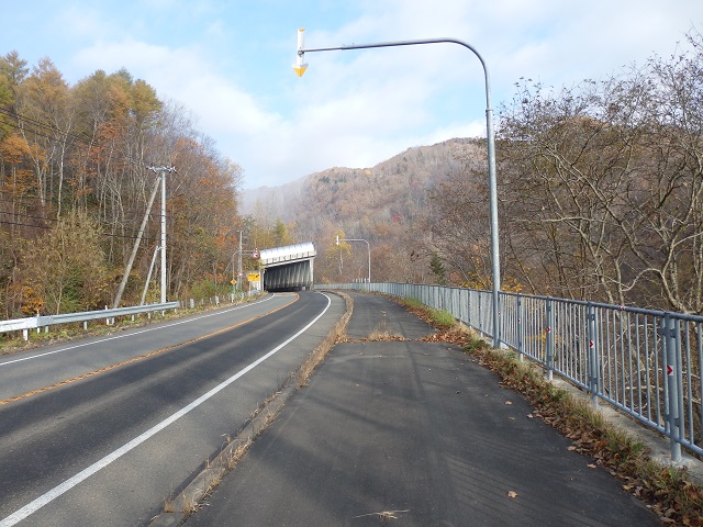 夕張・平清覆道
