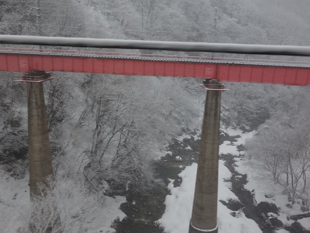 ���H�{���E���싴��